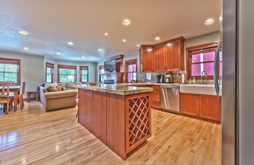 Downtown Park City House | Unbeatable Location, Year-Round Recreation & Private Hot Tub!