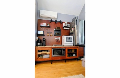 Amherst Apartment | Under the Hemlocks – Boutique Retreat – UMass & Amherst College minutes away.
