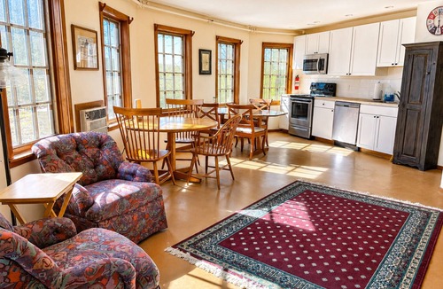 Post Mills Apartment | Unit 9 Furnished Private Room with Riverfront Access in Lyme, NH
