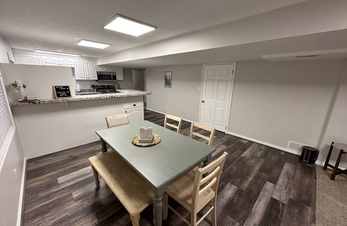 Sandy House | Updated, cozy private basement suite - 25 min to skiing