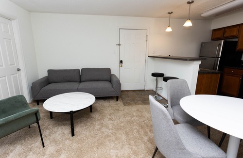 Coliseum Central Apartment | Urban Chic Modern Living I w/d I Parking I Pool