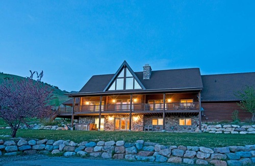 Huntsville House | Utah Luxury Home between SnowBasin and Powder Mountain minimum 6 month booking