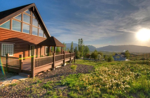 Huntsville House | Utah Luxury Home between SnowBasin and Powder Mountain minimum 6 month booking