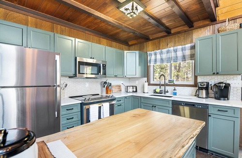Wilmington House | VT escape for all occasions w/New Kitchen, Game Rooms, Media Lounge, Chimney Hill Clubhouse Access!