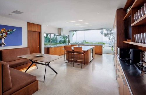 Trousdale Estates Villa | Vue Modern