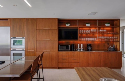 Trousdale Estates Villa | Vue Modern