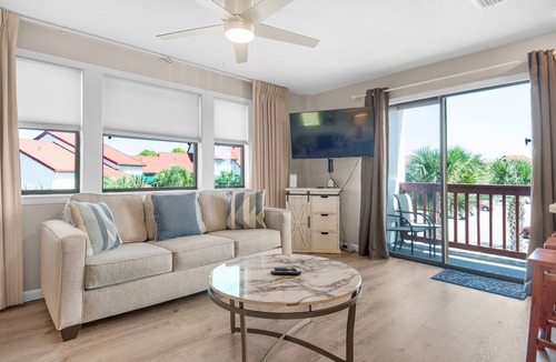 Gulf Lagoon Beach Condo | ☀️Walk 2 Beach -Pool-Sauna-Budget Friendly - St. Thomas Square Villa 1211C☀️