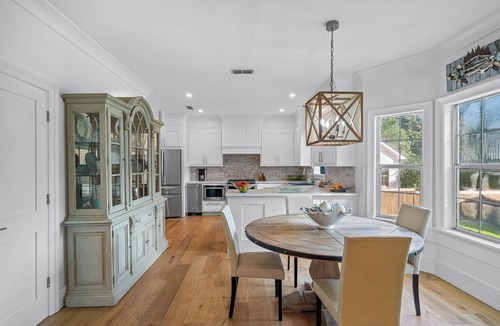 Fairhope House | Walk to Bay & Downtown Fairhope- Fig & Bay Retreat -Coastal Getaway with Pool!