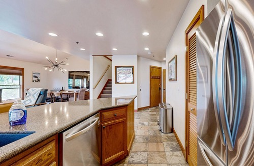 North Park City Condo | Walk to lifts & Main St. condo with hot tub, heated garage, & mountain view
