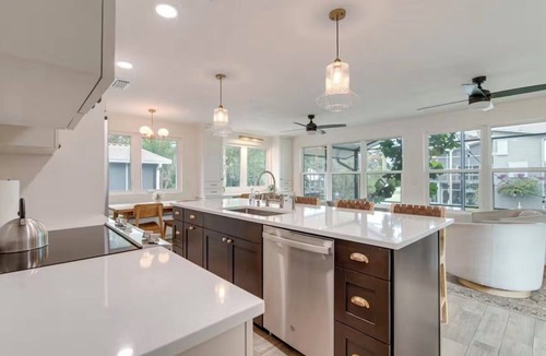 Weeki Wachee Gardens House | Weeki Wachee River Retreat - Main River House with Private Dock