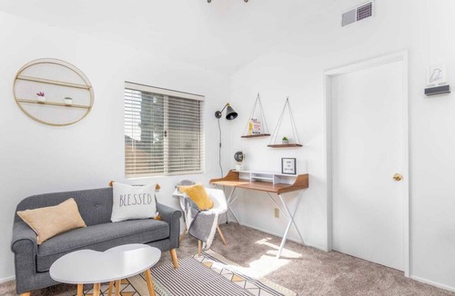 Redlands House | Welcome to Heidi House – Main Residence, a spacious 4-bedroom home designed for both short and extended stays in Redlands. With a dedicated office, fast Wi-Fi, a fully equipped kitchen, and a private backyard, this home is ideal for families.