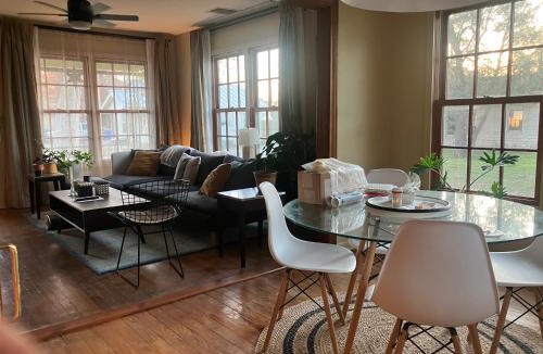 Seguin House | Welcoming 2-bedroom house near historic downtown Seguin