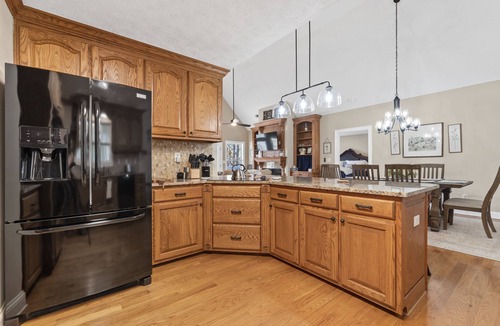 Eatonton House | Well appointed 3-bedroom family retreat with dock on beautiful Lake Oconee