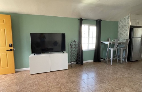 Mira Loma House | Wineville Manor 3 bedroom house