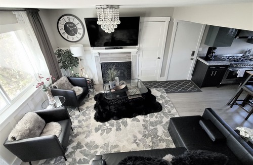 Sandy House | WINTER WONDERLAND DOPPIO-3 MIN FROM PARK N RIDE BUS THAT TAKES U 2 ALTA/SNOWBIRD