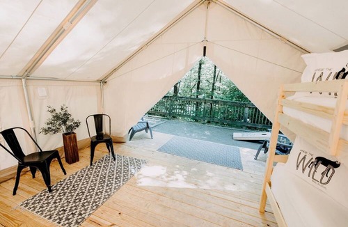 Dawsonville RV Rental | Woodland Safari Tent with Fire Pit & Hammocks in Dawsonville, Georgia