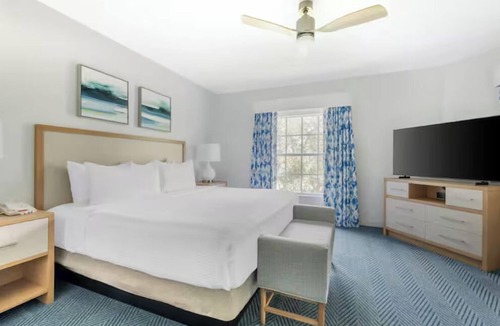 West Kissimmee Hotel | You Just Found Your Next Favorite Stay! 2 Units with Kitchen, Outdoor Pool!