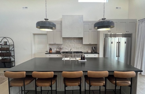 Utah House | Yuba Lake Barndominium Pickleball, Hot tub, Golf