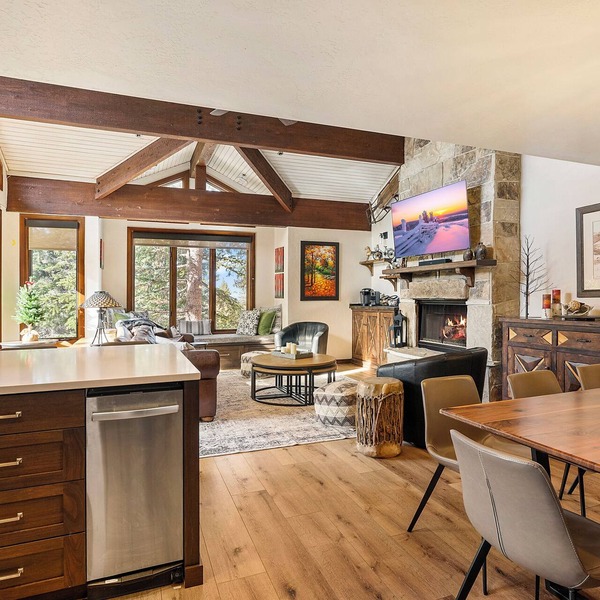 Luxury 3 BR Deer Valley Townhome - 5 Min Walk to Slopes, Family & Pet Friendly