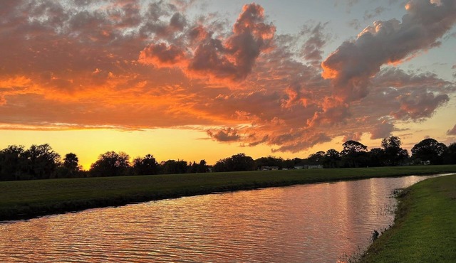 2 Bedroom, 2 Bathroom on the canal in Country Club Villas in peaceful Sebring Fl