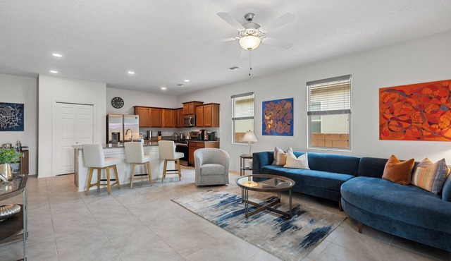 3 Bed, 2 Bath, Pet Friendly, Family Home w/AC, Backyard, BBQ, Near Meow WolfFam