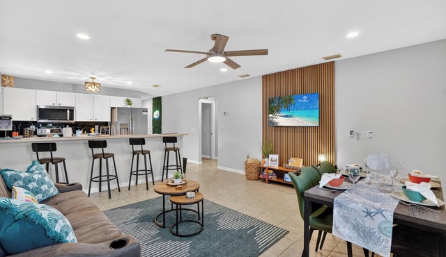 3 BR/2 BA+3 miles to AMI, Beaches & IMG+Firepit! in Bradenton