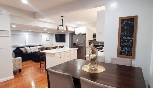 3 Large Bedrooms | Modern Décor | Spacious in Everett