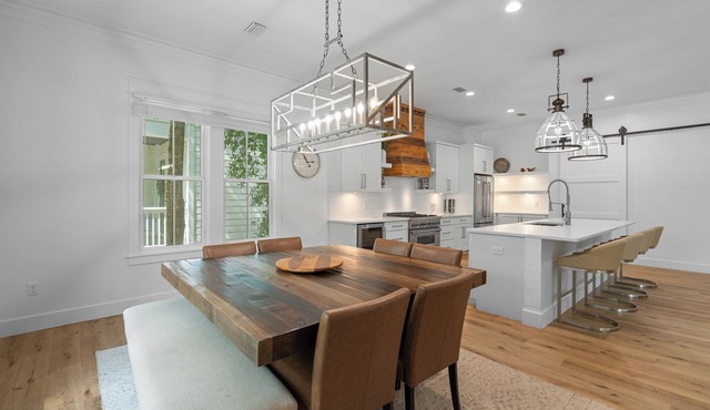 3br/2.5ba, Sleeps 8, Private Beach Access!