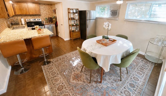 3BR Near SLC & Airport +Game Room | Basement level