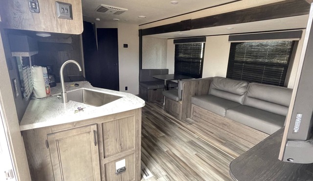 3RV/parking/Netflix/private/excellent location in Moreno Valley