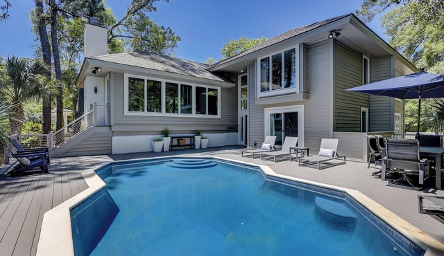 4th Row Ocean on Beach Path - Dog Friendly - Private Pool - Sea Pines Home