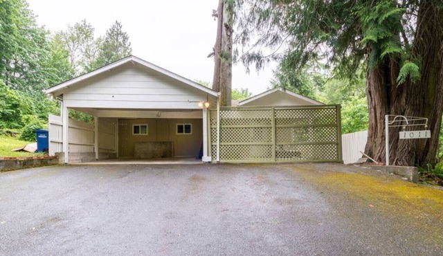 A Tranquil Retreat in the Woods, 4minutes from downtown, close to everything