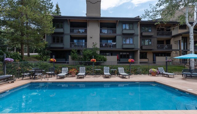 Air Conditioning + Steps to Slopes - Pool, Hot Tubs, Sauna, Fitness Center