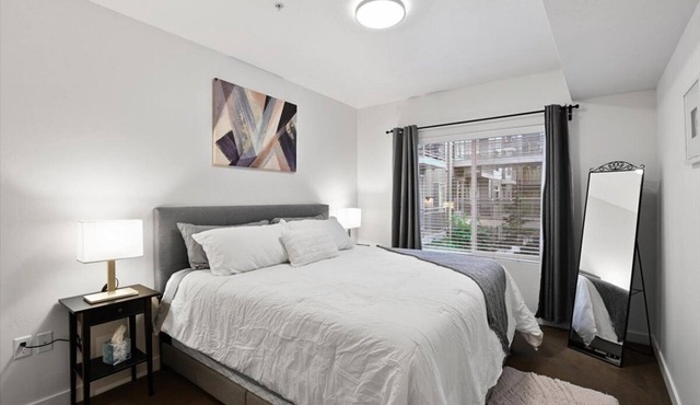 Amazing modern 1 Bedroom with pool/hot tub