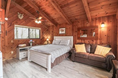 Azalea Pine Bungalow in Sautee Nacoochee