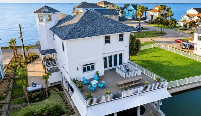 Bayfront Home | Hot Tub | Private Dock | Sleeps 14
