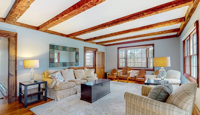 Beautifully updated home with spectacular valley views, washer/dryer, fireplaces