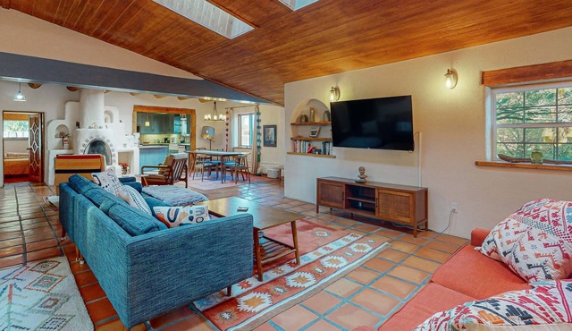 Bedside Manor - Hot Tub, Fireplace, Mtn Views