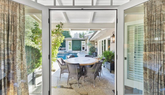 Beverly Hills Luxury Private Suite.by Top Interior Designer. 5 Star reviews