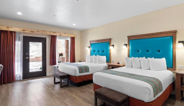 Bluff Dwellings Resort