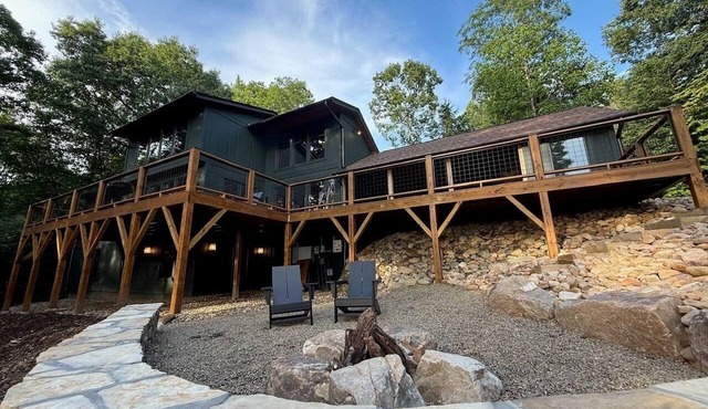 Camp Shady Pines | Luxury Blue Ridge Mountain Retreat in Transylvania County