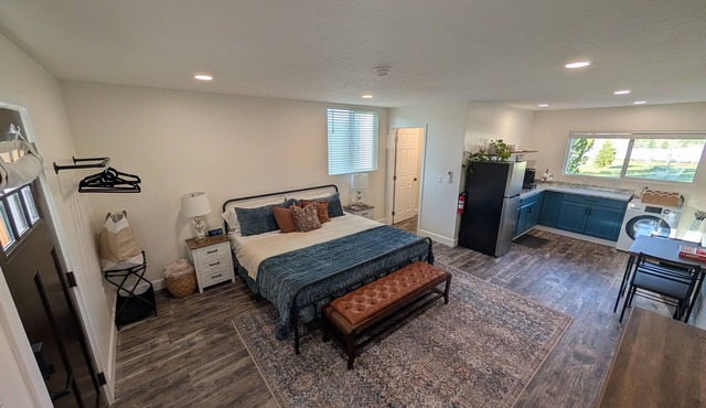 Canyon Glow Retreat- peaceful retreat between Bryce Canyon and Zion