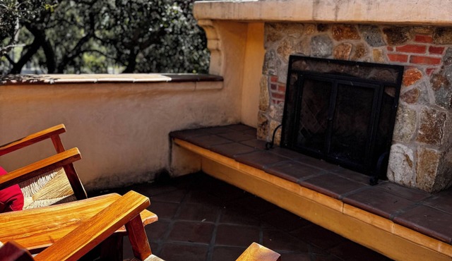 Casita on the Hill! Charming home with California Outdoor Living