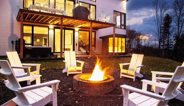 Chalet Peak Tremblant: Your Mountain Escape! in La Conception