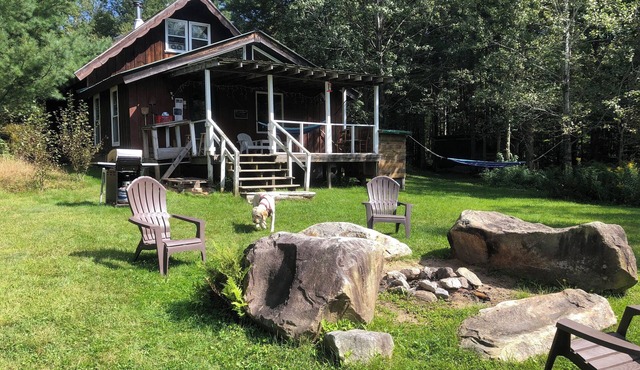 Chalet-Swim-Brook on Property-Views-Firepit-Woodstove-7 min to Stratton-Dogs OK