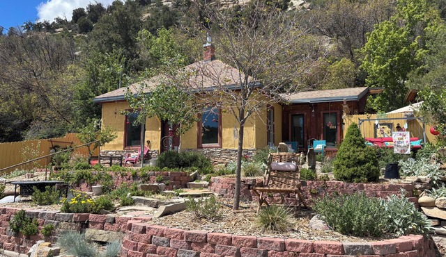 Charming 2 bedroom/1 bath with AC in peaceful Dolores
