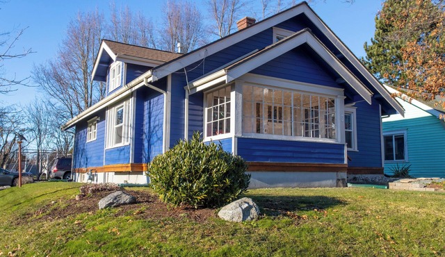 Charming 3-bedroom house in the lively heart of Bellingham, with high-speed WiFi