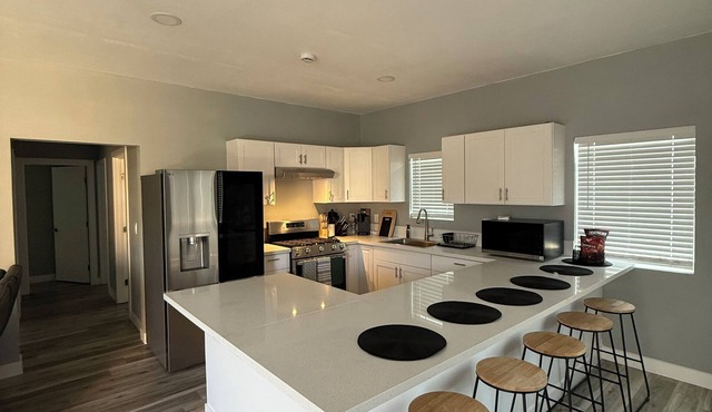 Charming 3-bedroom house in wonderful Redlands with AC, WiFi
