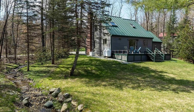Charming 3-Bedroom Chalet in Tranquil Mt Holly, VT - Summer or Winter Getaway in Mount Holly