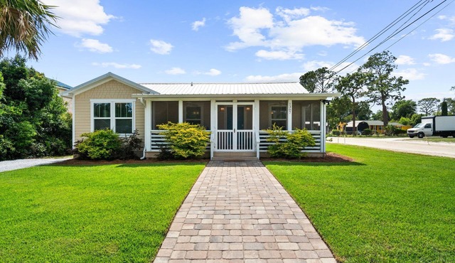Charming St Andrews Bay 3 Bed/2 Bath, Hot Tub, Near Marina, Bars & Restaurants
